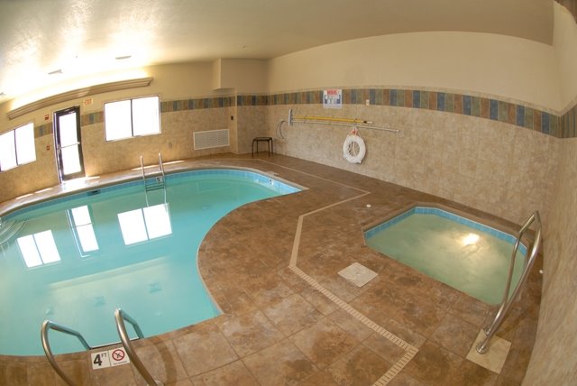 [Pool+HotTub.JPG]
